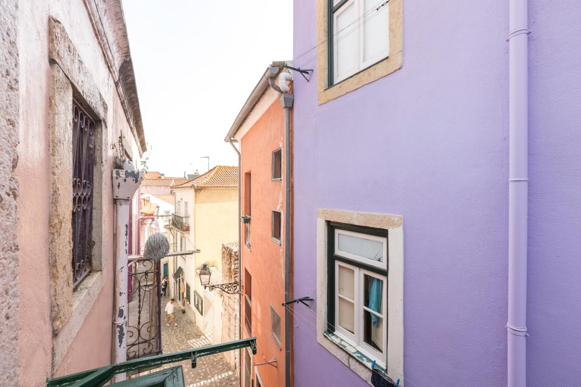 Stylish Getaway In A Mezzanine Flat By The Castle Apartment Lisabona Exterior foto