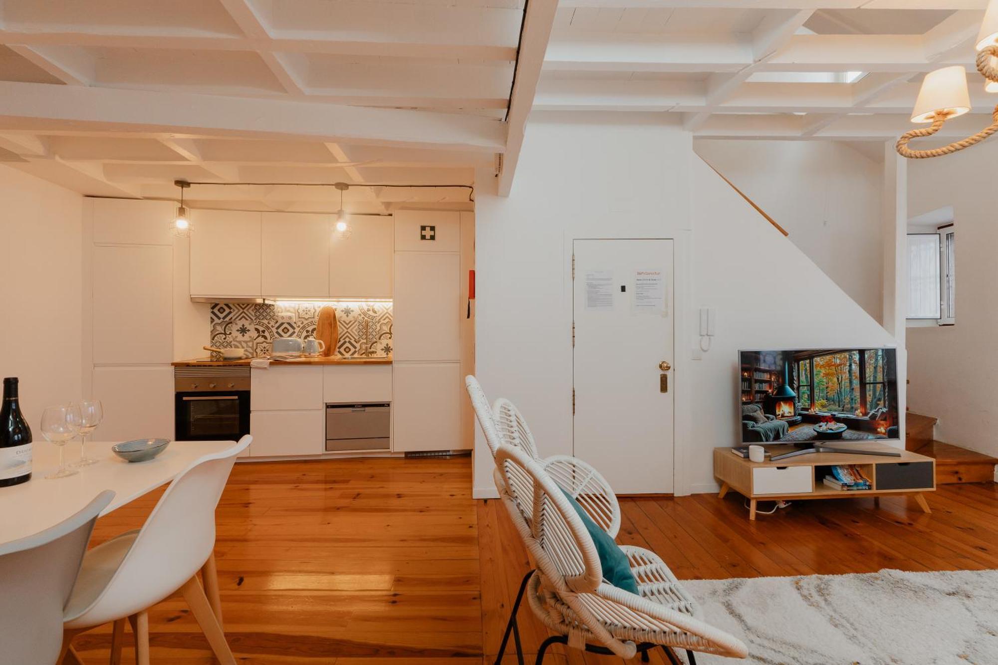 Stylish Getaway In A Mezzanine Flat By The Castle Apartment Lisabona Exterior foto