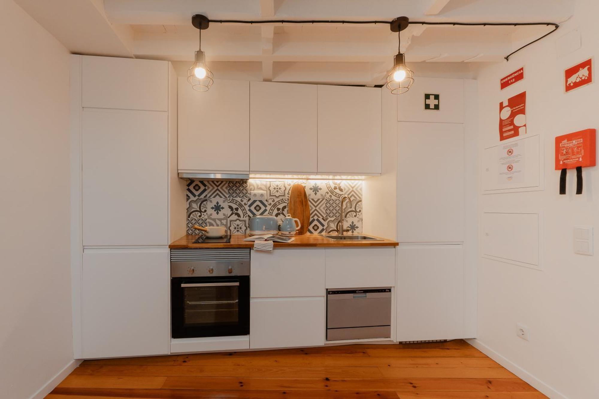 Stylish Getaway In A Mezzanine Flat By The Castle Apartment Lisabona Exterior foto