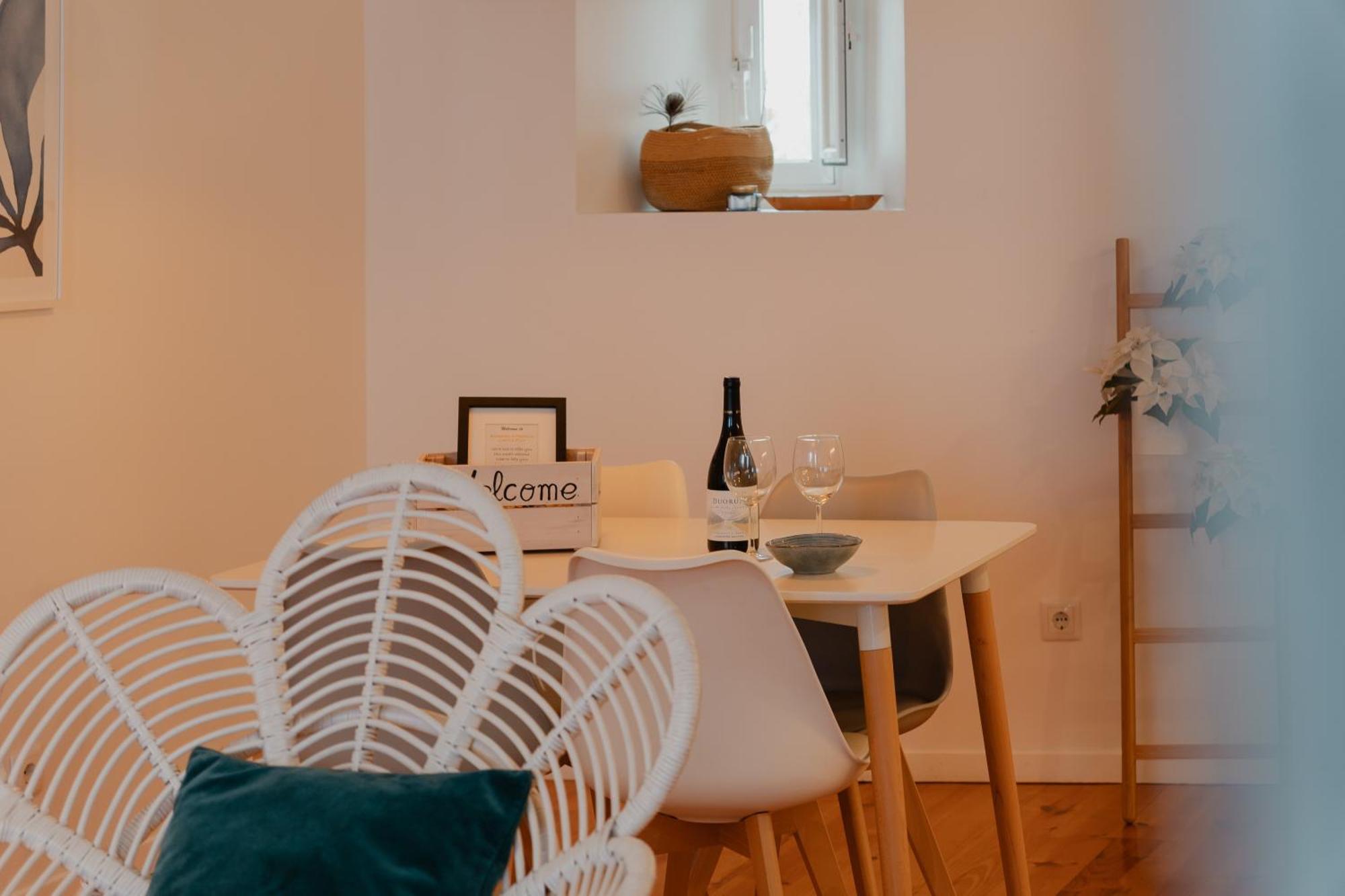 Stylish Getaway In A Mezzanine Flat By The Castle Apartment Lisabona Exterior foto